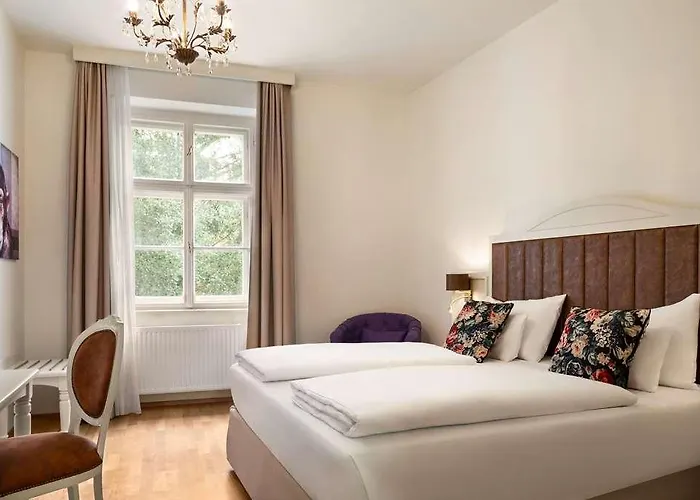 Amedia Plaza Wels. Trademark * Wels