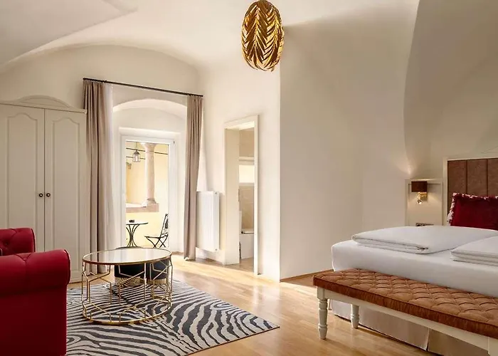 Hotel Amedia Plaza Wels. Trademark