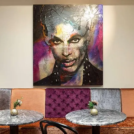 Amedia Plaza Wels, Trademark * Wels